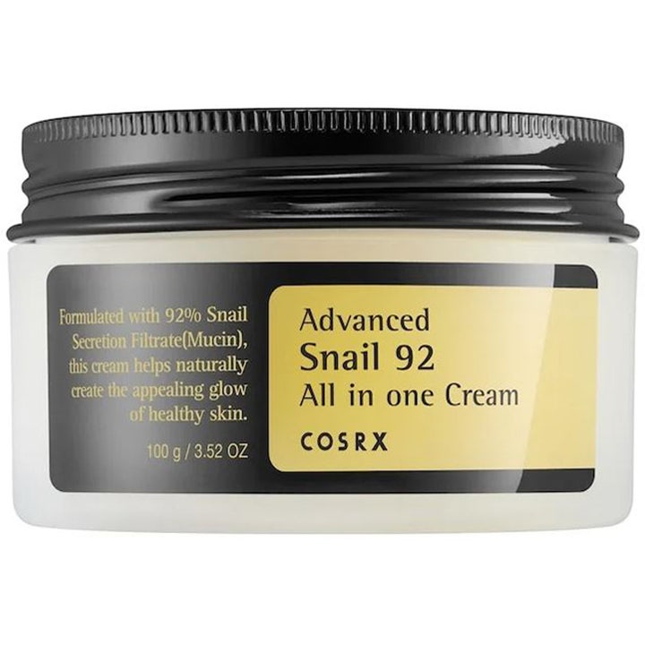 COSRX Advanced Snail 92 All in one Cream 100g fuktighetsgivende ansiktskrem i hvit krukke med sort lokk og gul etikett.