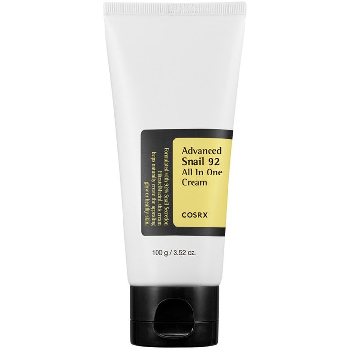 COSRX Advanced Snail 92 All In One Cream 100 g ansiktskrem med snigelslem i hvit tube som gir sunn glød