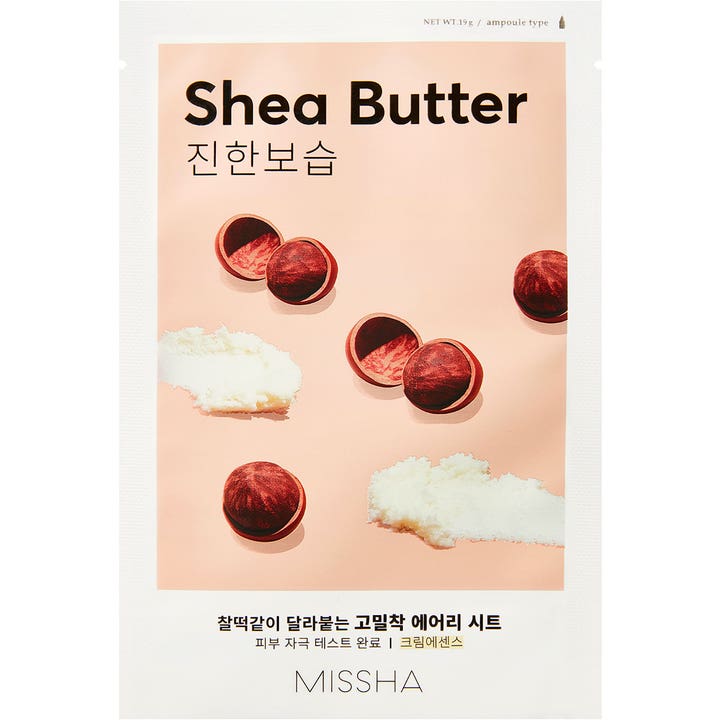 Missha Airy Fit Sheet Mask Shea Butter 19g fuktighetsgivende ansiktsmaske med bilde av sheanøtter og hvit krem