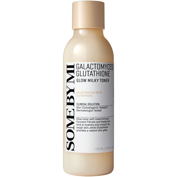 Some By Mi Galactomyces Glutathione Glow Milky Toner 200 ml glødgivende ansiktstoner i beige flaske