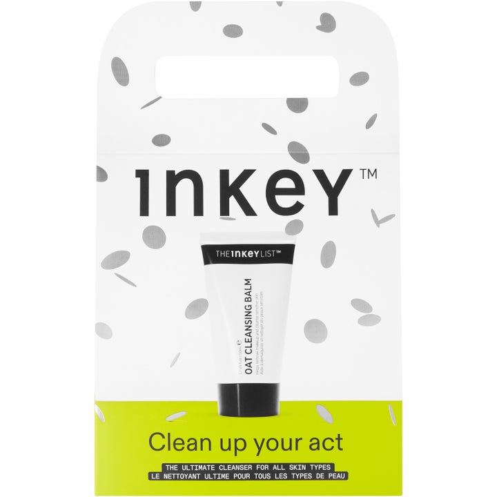 The INKEY List Clean Up Your Act 50 ml ansiktsrens i hvit og limegrønn gavepakning med Oat Cleansing Balm.