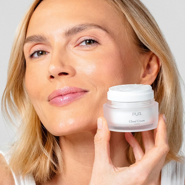 PÜR Cloud Cream 50 ml fuktighetsgivende ansiktskrem i frostet krukke som gir huden en naturlig glød