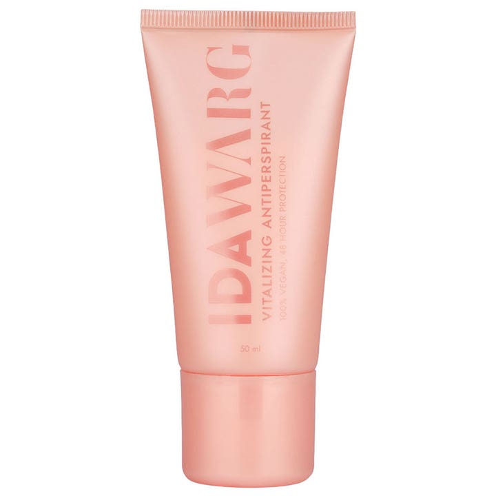 Ida Warg Vitalizing Antiperspirant 50 ml i en ferskenfarget tube som gir effektiv beskyttelse mot svette.
