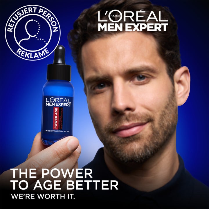 L'Oréal Paris Men Expert Power Age Serum 30 ml ansiktsserum med hyaluronsyre i blå glassflaske holdt av en mann