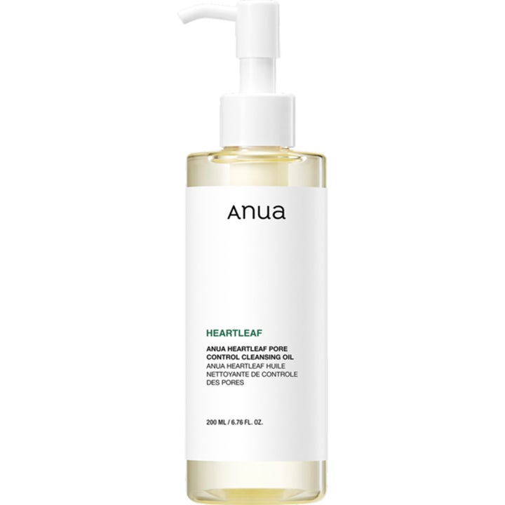 Anua Heartleaf Pore Control Cleansing Oil 200 ml renseolje for porekontroll i klar flaske med hvit etikett og pumpe