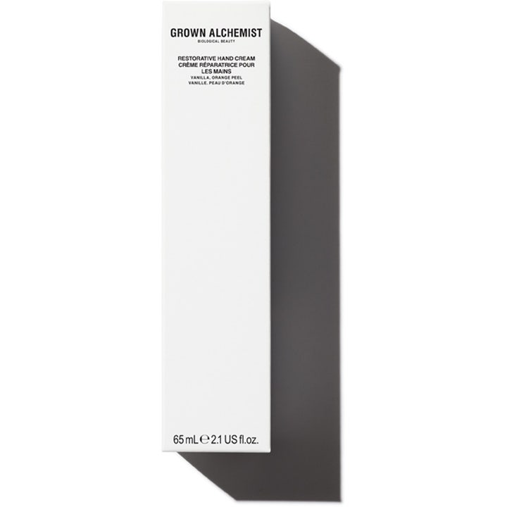 Grown Alchemist Restorative Hand Cream 65 ml gjenoppbyggende håndkrem i hvit eske med vanilje og appelsinskall