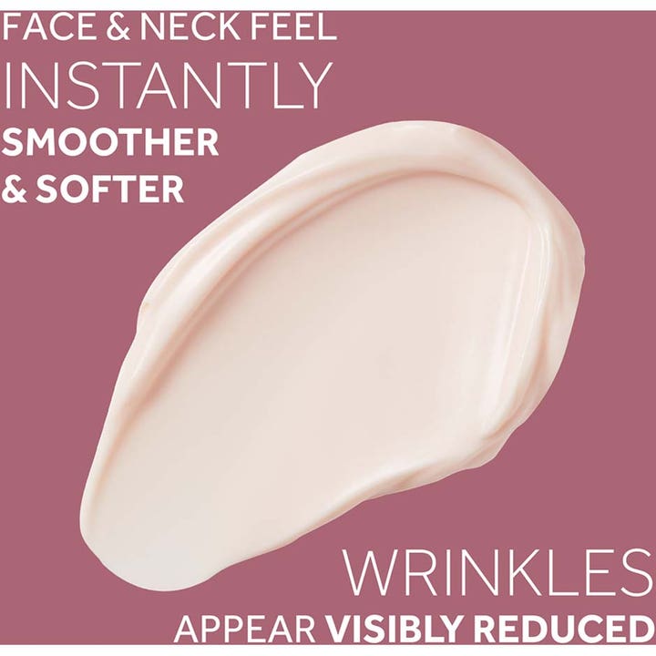 No7 Restore & Renew Multi Action Day Cream 50 ml dagkrem med kremet tekstur som gir synlig færre rynker på hals og ansikt.