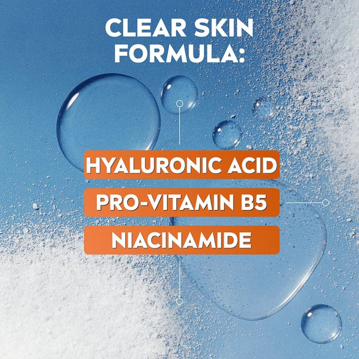 NIVEA Derma Skin Clear 30 ml ansiktsserum med hyaluronsyre og niacinamid som gir klar hud vist med lette dråper.