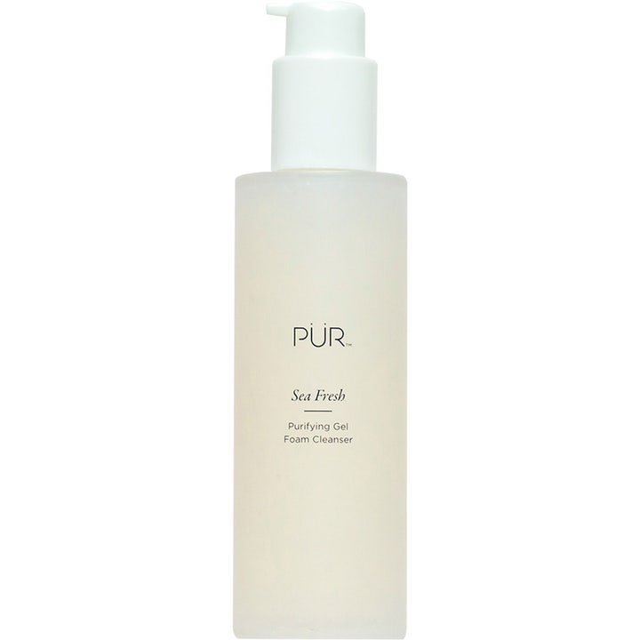 PÜR Sea Fresh Purifying Gel Foam Cleanser rensende ansiktsrens i frostet flaske med hvit pumpe som gir en ren hud