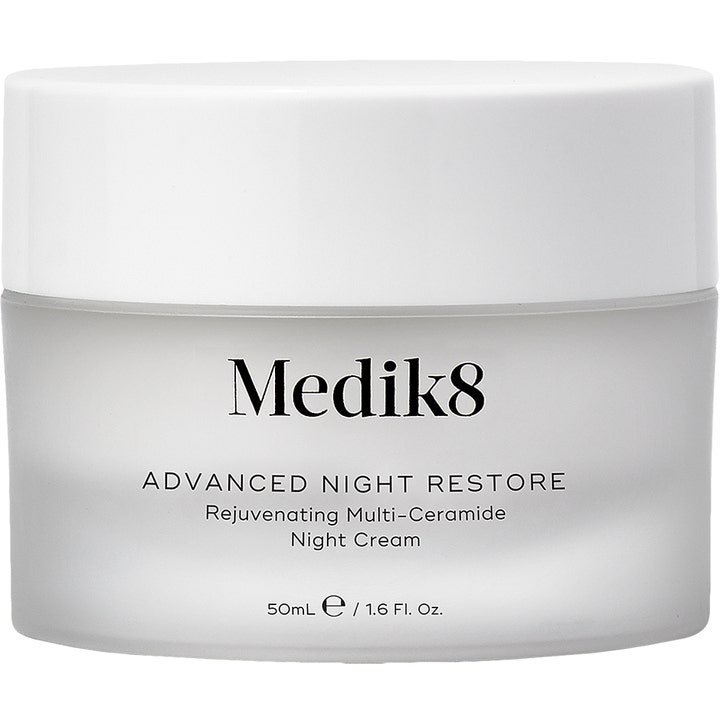 Medik8 Advanced Night Restore 50ml nattkrem med ceramider som gjenoppretter huden i en frostet glasskrukke med hvitt lokk