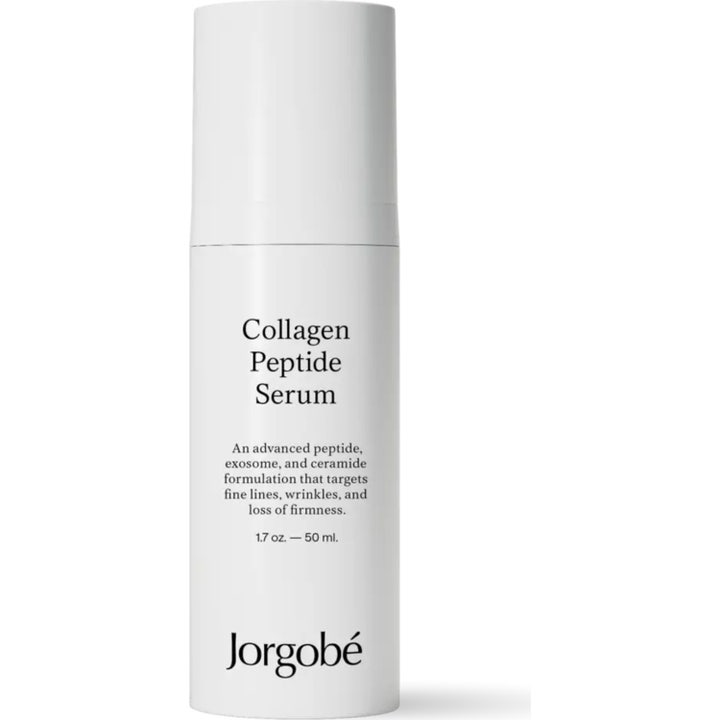 Jorgobé Multi-Peptide Filler Serum 50 ml anti-rynke serum i hvit minimalistisk pumpeflaske som motvirker fine linjer.