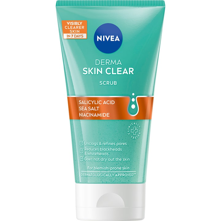Nivea Derma Skin Clear Scrub ansiktsskrubb som renser porer i en turkis tube med oransje detaljer og hvitt lokk