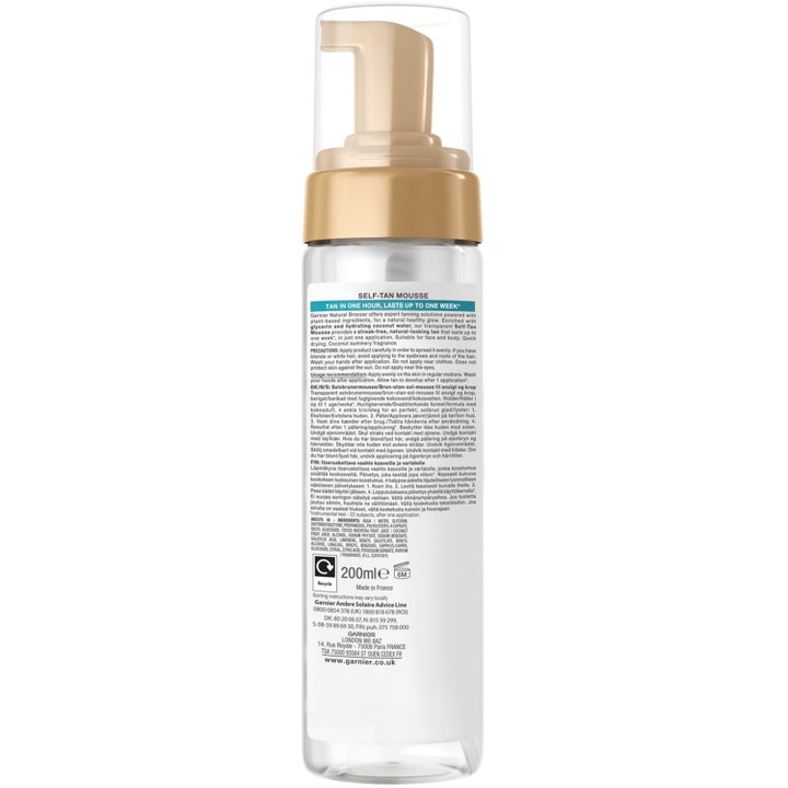 Garnier Ambre Solaire Natural Bronzer 200 ml selvbruningsmousse baksiden av flasken med tekst og instruksjoner.