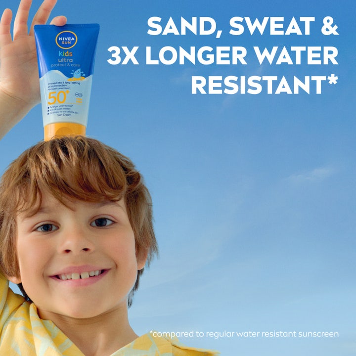 NIVEA Kids Ultra Protect & Play Sun Lotion SPF50+ 150 ml solkrem som absorberes raskt på huden