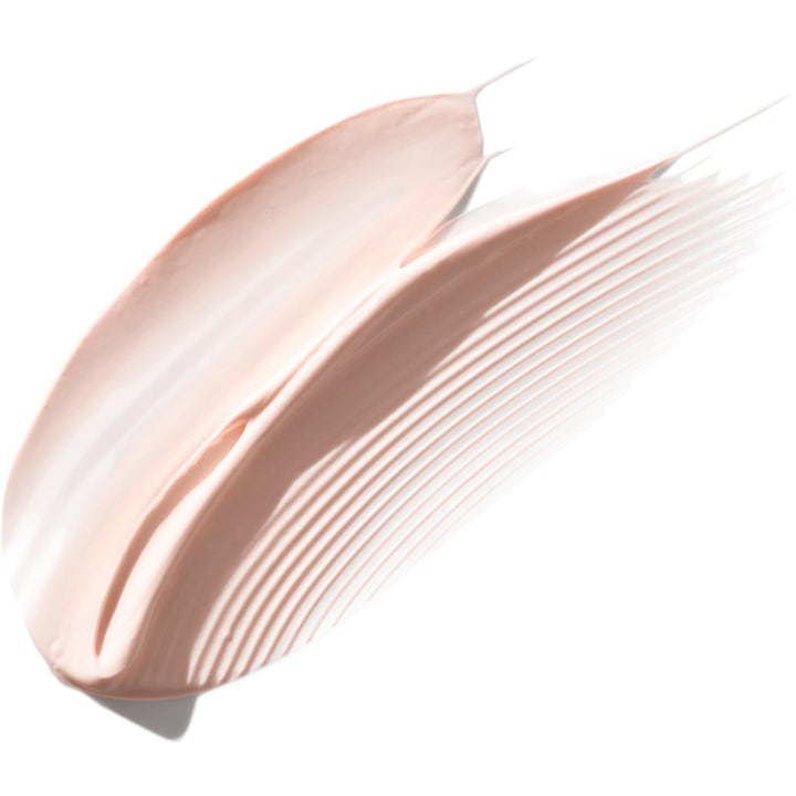 Clinique For Men Daglig Beskyttelse 105 ml hyaluronsyre med en kremet og lys ferskenfarget tekstur i glatte strøk