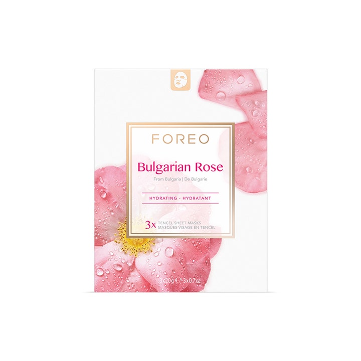 FOREO Bulgarian Rose 3-pakning fuktighetsgivende sheetmasker med rosa roseblader og vanndråper