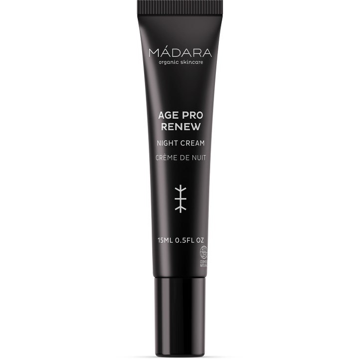 Mádara Age Pro Renew 15 ml nattkrem som fornyer huden i en elegant sort tube med hvit tekst.