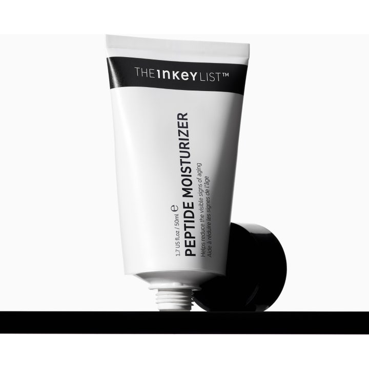 The INKEY List Peptide Moisturizer 50 ml fuktighetsgivende ansiktskrem i hvit tube som reduserer synlige rynker.