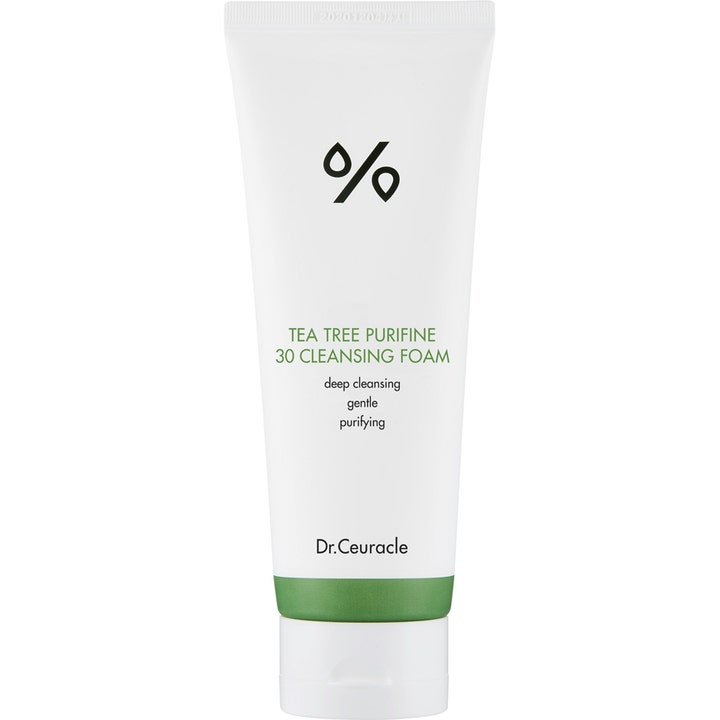 Dr.Ceuracle Tea Tree Purifine 30 Cleansing Foam dyprensende ansiktsrens i hvit tube med grønn stripe og svart logo