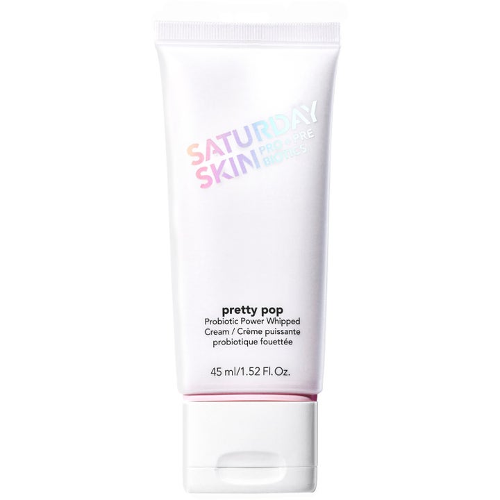 Saturday Skin Pretty Pop Probiotic Power Whipped Cream 45 ml ansiktskrem med probiotika i hvit tube med iriserende logo