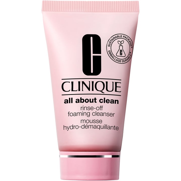 Clinique All About Clean Rinse-Off Foaming Cleanser 150ml rensekrem som fjerner sminke i rosa tube med sølvdetalj
