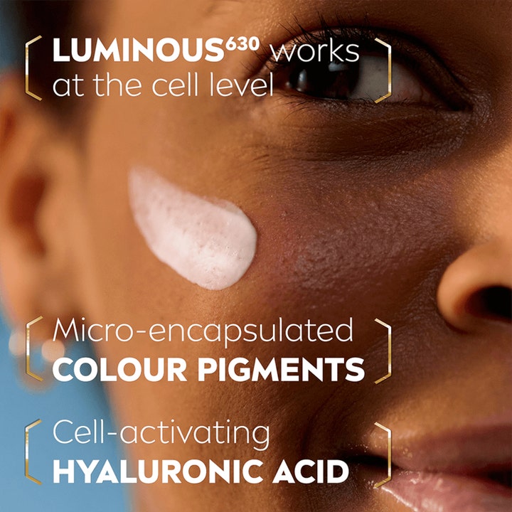 NIVEA Luminous 630 Anti Dark-Spot CC Fluid Dark 40 ml med fargepigmenter og hyaluronsyre på mørk hud