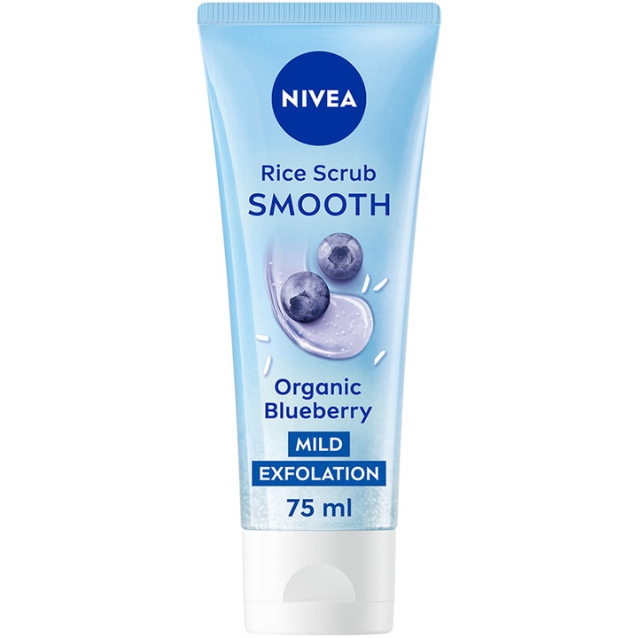 Nivea Rice Scrub Smooth 75 ml mild ansiktsskrubb gir glatt hud i en lyseblå plasttube med hvit kork og dekorative blåbær