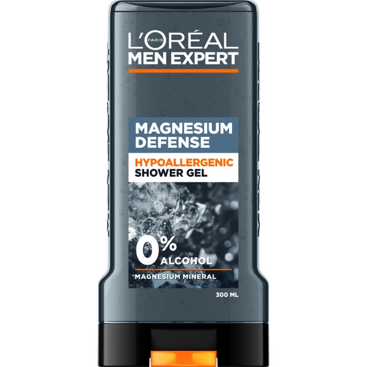 L'Oréal Men Expert Magnesium Defence Shower Gel beroligende dusjsåpe i grå transparent flaske med mineraldekor.