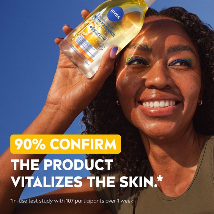 NIVEA Micellar Water Skin Radiance 400 ml ansiktsrengjøring med Vitamin C og E som gir glød og fuktighet til huden.