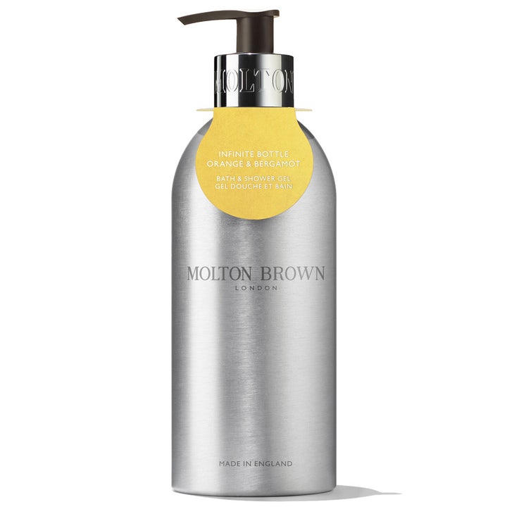 Molton Brown Orange & Bergamot 400 ml dusjgelé i sølvfarget metallflaske med sort pumpe og gul etikett