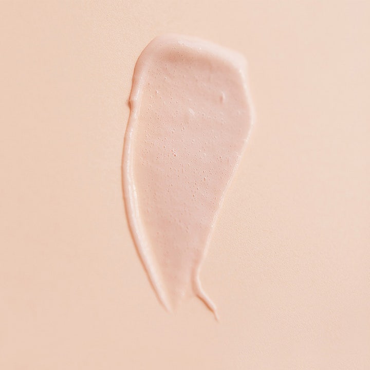 MÁDARA SOS Hydra Recharge Cream 50 ml fuktighetskrem med lyserosa og kremet tekstur som gir glød