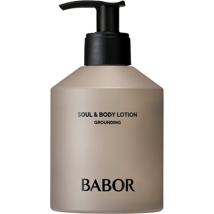 Babor Soul & Body Lotion Grounding fuktighetsgivende bodylotion i en matt greige flaske med sort trykkpumpe