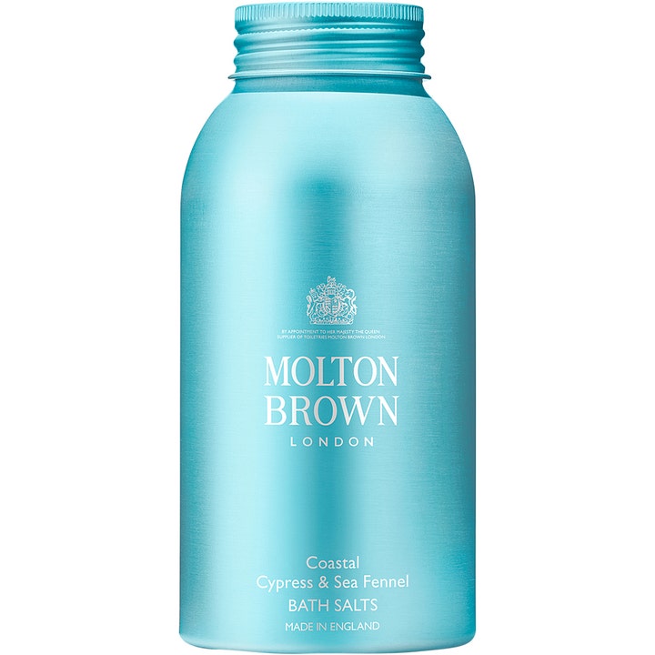 Molton Brown Coastal Cypress & Sea Fennel Bath Salts 300 g i en turkis metallflaske med riller på korken.