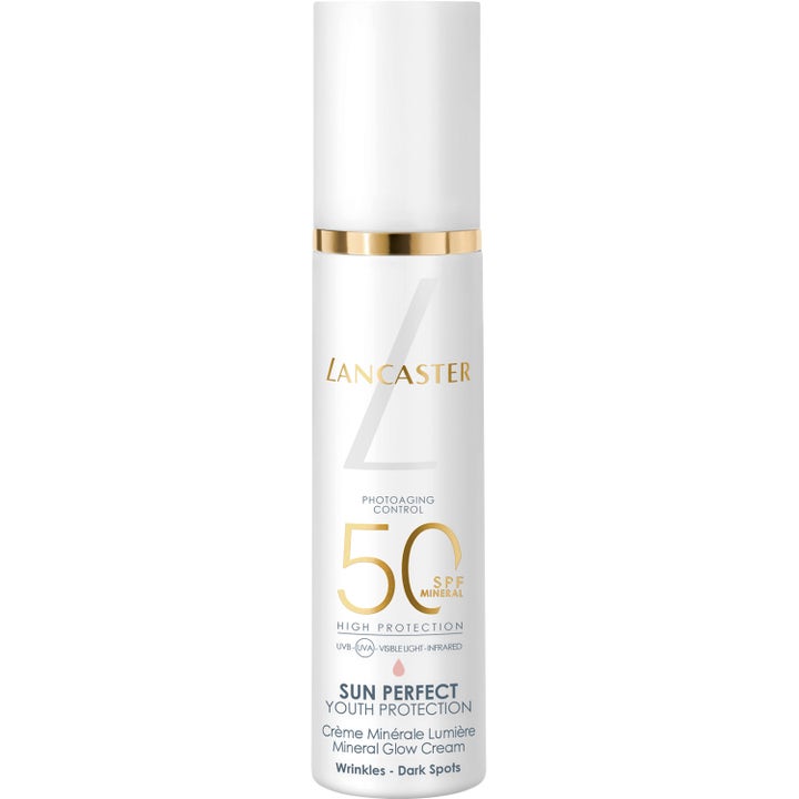 Lancaster Sun Perfect Mineral Glow Cream SPF 50 50ml solkrem som gir glød i en hvit pumpeflaske med tynn gulldetalj.