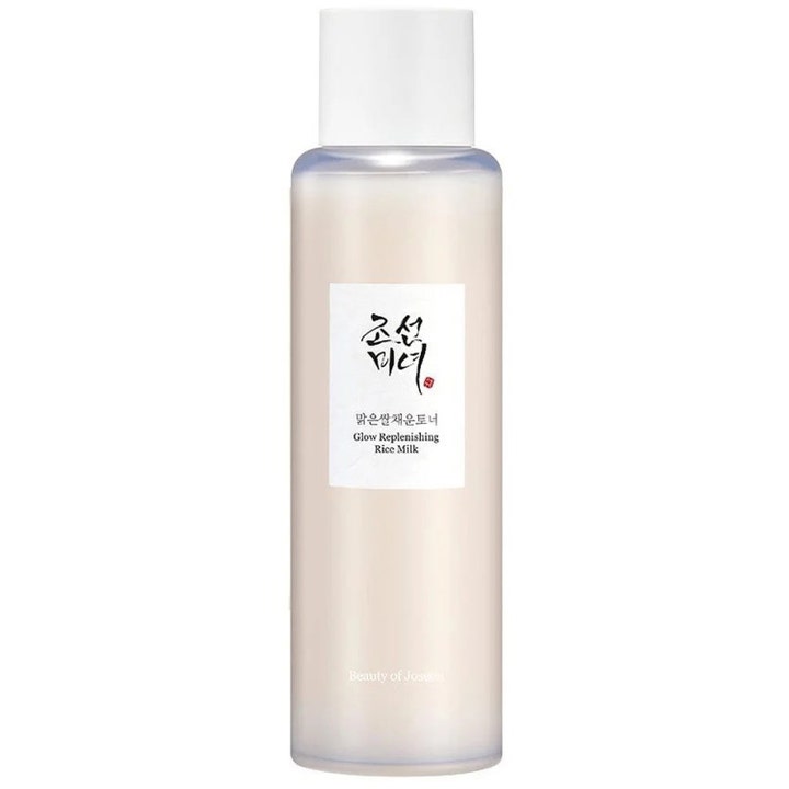 Beauty of Joseon Glow Replenishing Rice Milk 150 ml ansiktstoner gir glød i en matt flaske med hvitt lokk.