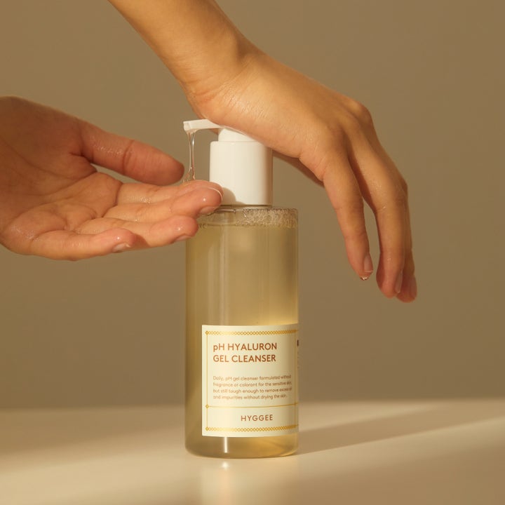Hyggee Ph Hyaluron Gel Cleanser 200 ml fuktighetsgivende ansiktsrens som pumpes ut i hånden som en klar gelé
