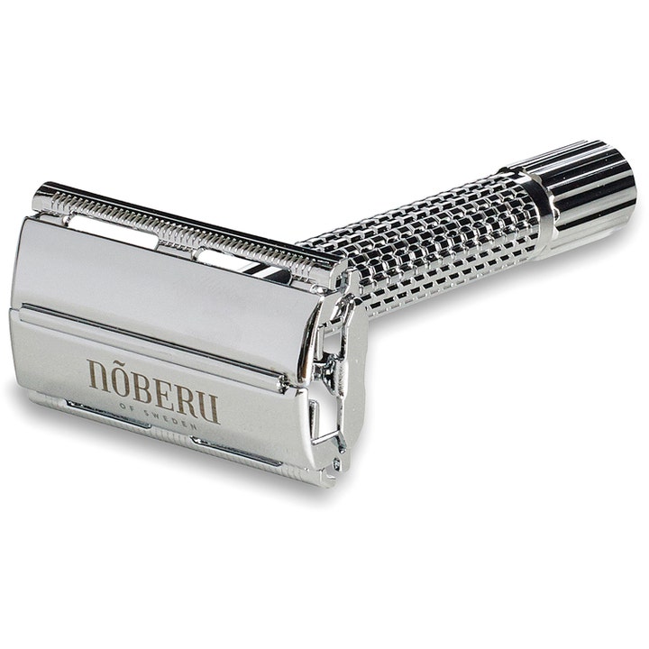 Nõberu of Sweden Safety Razor klassisk sikkerhetshøvel i krom som gir en tett barbering og har rillet håndtak.