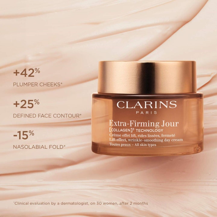 Clarins Extra-Firming Jour 50 ml oppstrammende dagkrem i glasskrukke som gir løfteeffekt og mer definerte konturer.