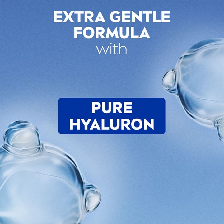 NIVEA Gentle Eye Make Up Remover 125 ml skånsom sminkefjerner med Pure Hyaluron vist med vannbobler