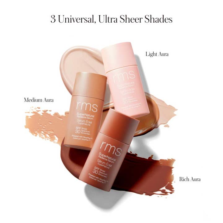 RMS Beauty SuperNatural Tinted Serum SPF30 30 ml i tre nyanser med lett glødende teksturprøver.