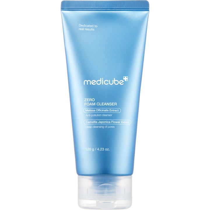 Medicube Zero Foam Cleanser 120 g dyprensende ansiktsvask i lyseblå tube med hvit tekst og gjennomsiktig kork.