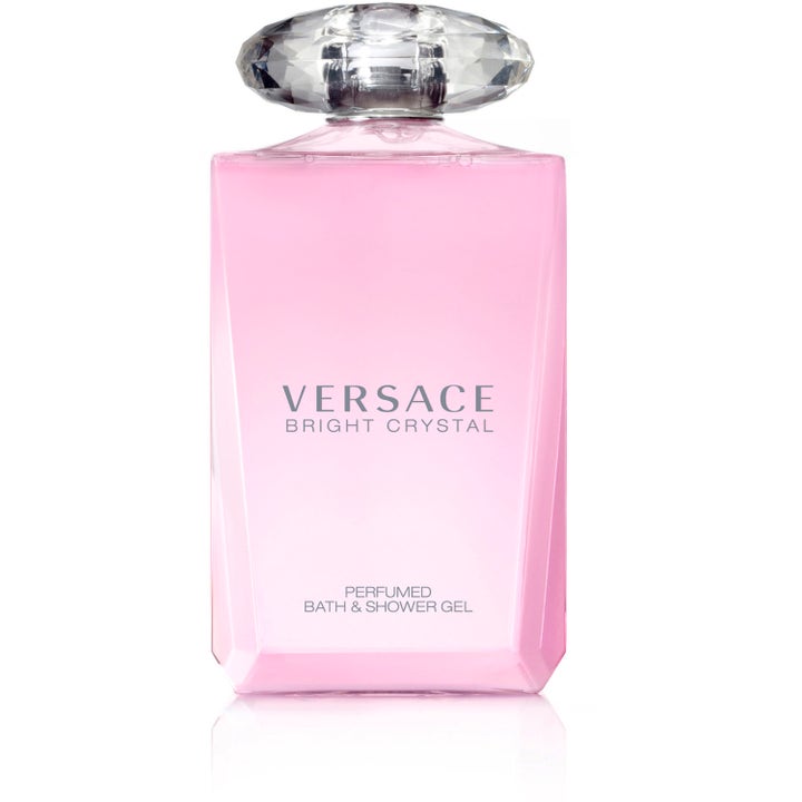 Versace Bright Crystal Perfumed Bath & Shower Gel velduftende dusjgelé i en rosa fasettert flaske med slipt krystallkork