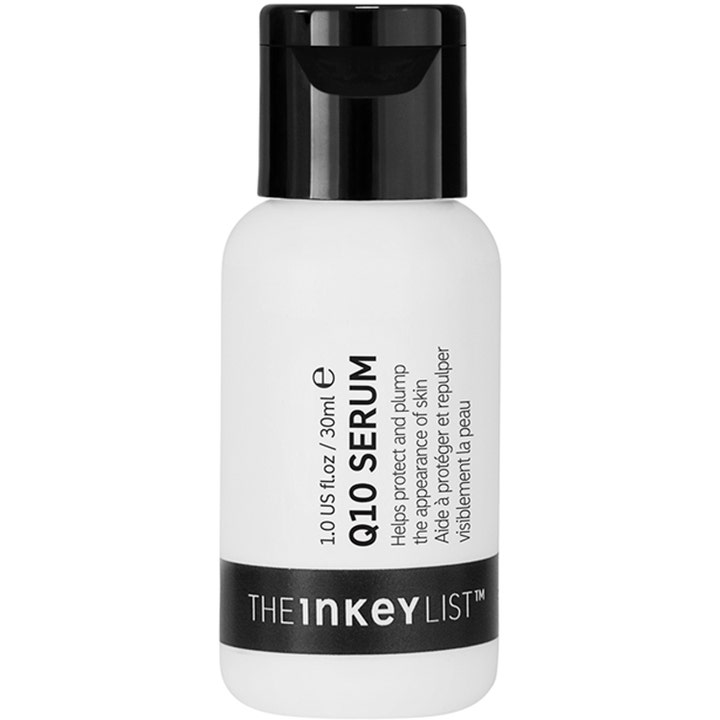 The Inkey List Q10 Serum 30ml beskytter og plumper huden i en hvit plastflaske med svart vippelokk.