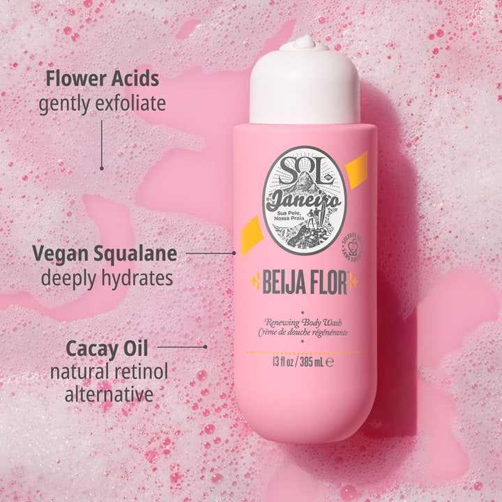 Sol de Janeiro Beija Flor Body Wash 385 ml eksfolierende dusjsåpe i rosa flaske med vegansk squalane og rosa skum.