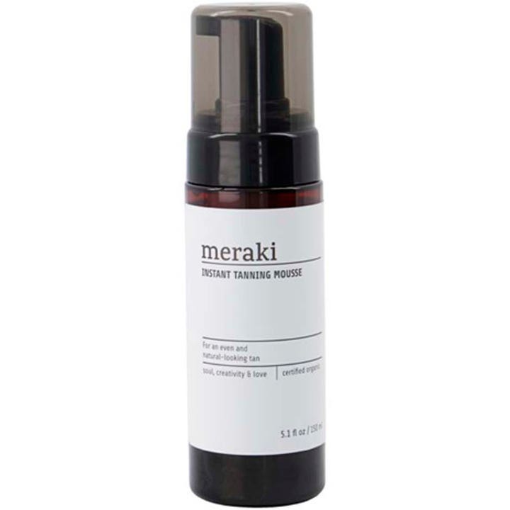 Meraki Instant Tanning Mousse 150 ml selvbruning som gir naturlig glød i mørk pumpeflaske med hvit etikett