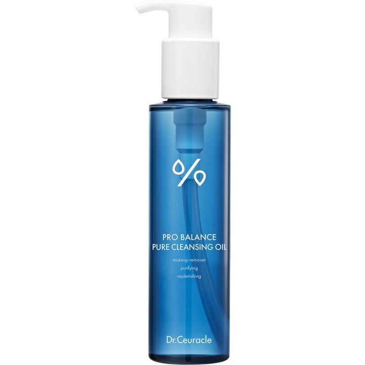 Dr.Ceuracle Pro Balance Pure Cleansing Oil 155 ml rensende ansiktsolje i blå gjennomsiktig flaske med hvit pumpe.