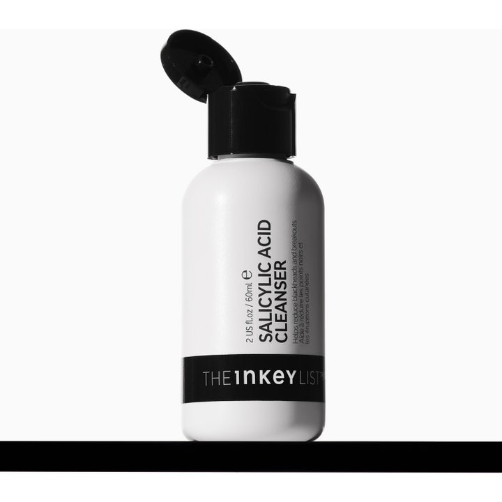 The INKEY List Salicylic Acid Cleanser 60 ml ansiktsrens mot urenheter i hvit flaske og eske