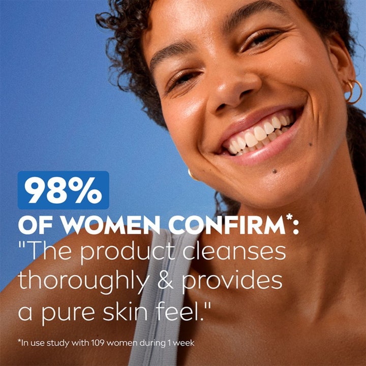 NIVEA Refreshing Cleansing Milk 200 ml ansiktsrengjøring med smilende kvinne og tekst om at 98 % bekrefter ren hudfølelse