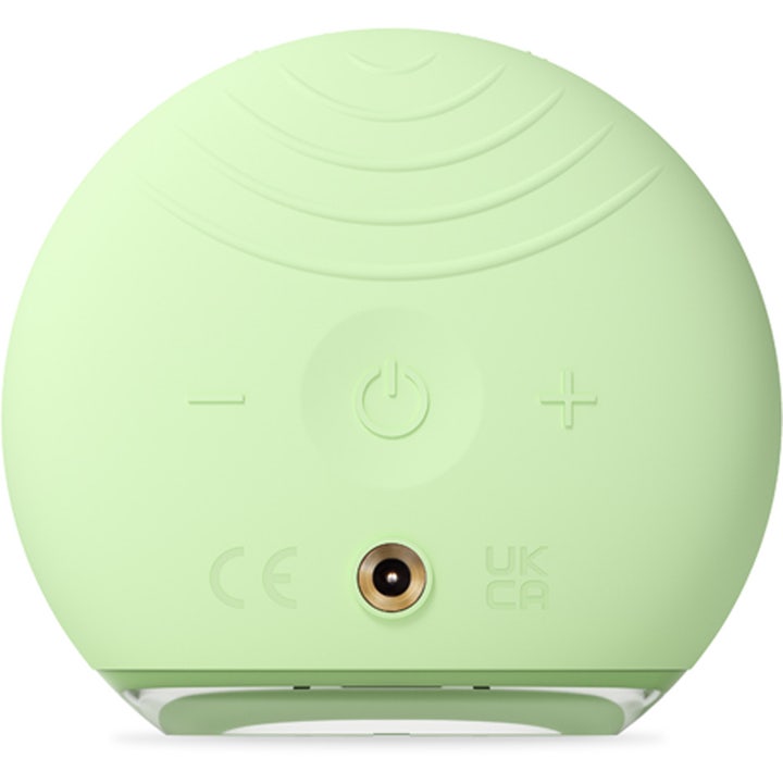 FOREO LUNA 4 go Pistachio 1 stk ansiktsrens som gir glød sett fra baksiden med kontrollknapper