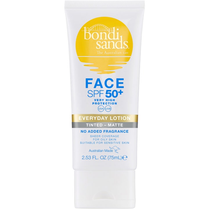 Bondi Sands Face SPF 50+ Everyday Lotion 75ml mattende farget solkrem i hvit plasttube med gul sirkellogo